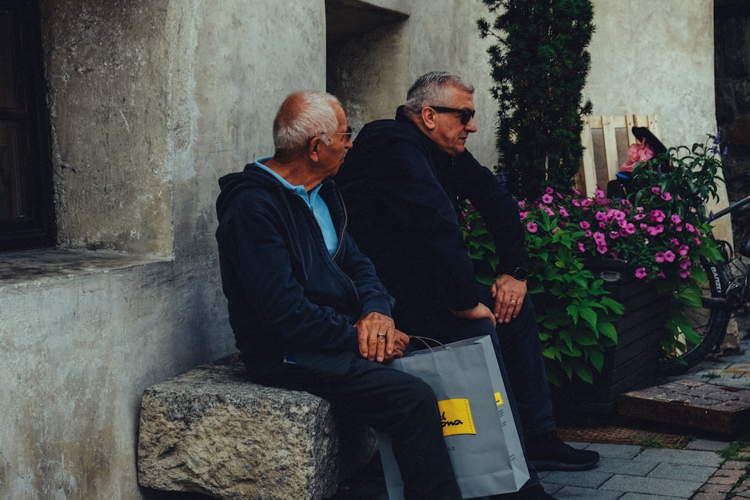 Photo dialogue between generations