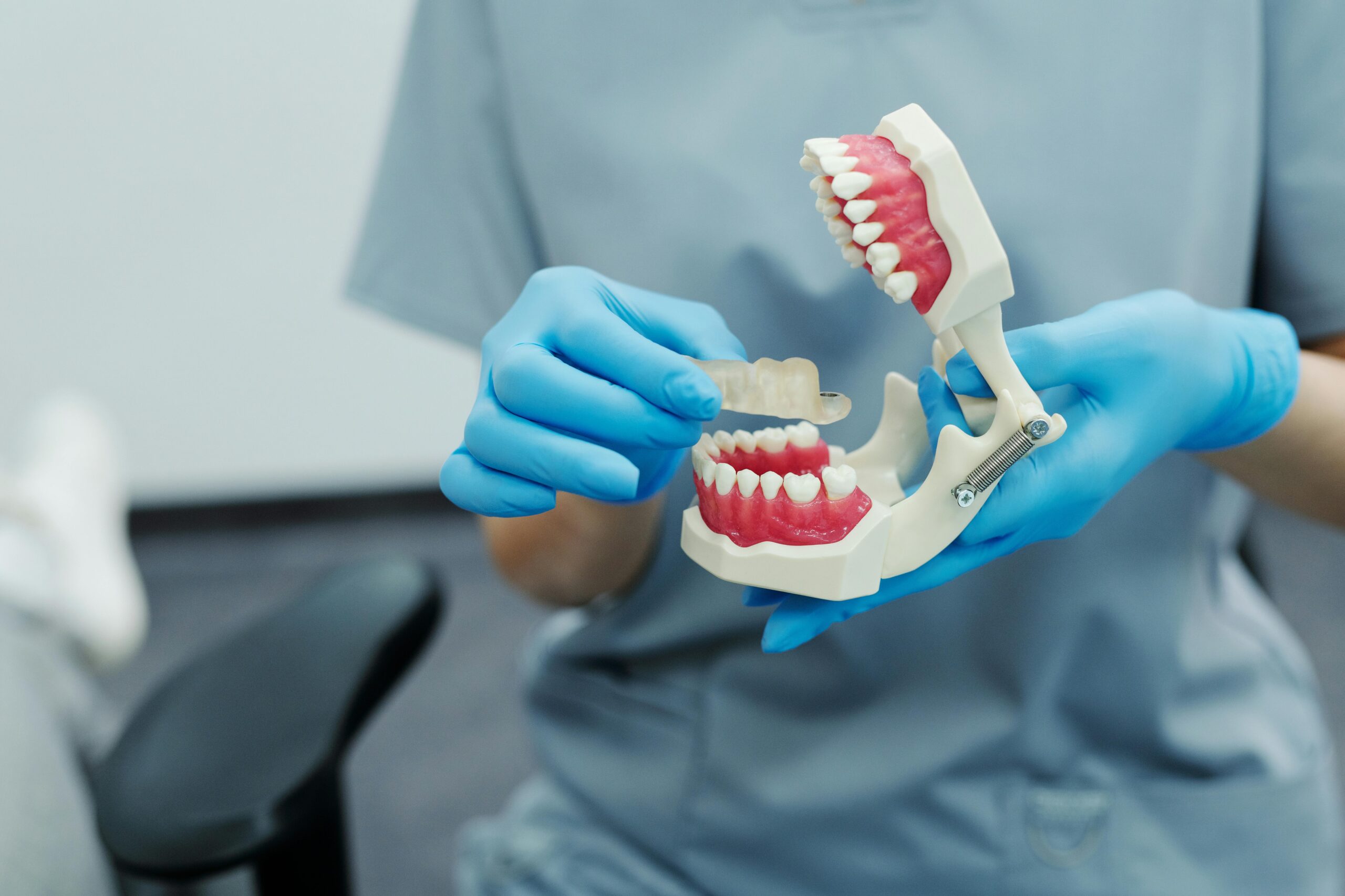 Tratamente dentare moderne pentru un zâmbet sănătos – recomandările Upgrade Dental